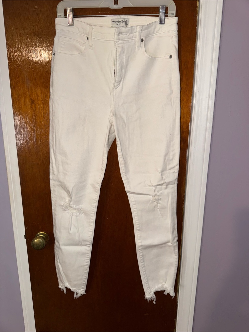 Abercrombie & Fitch White Skinny Distressed Jeans